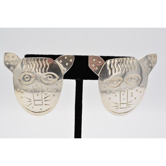 Woods Sterling Dangle Earrings 925 Silver Cat Tiger Animal Tribal Signed BinAI - Picture 1 of 12